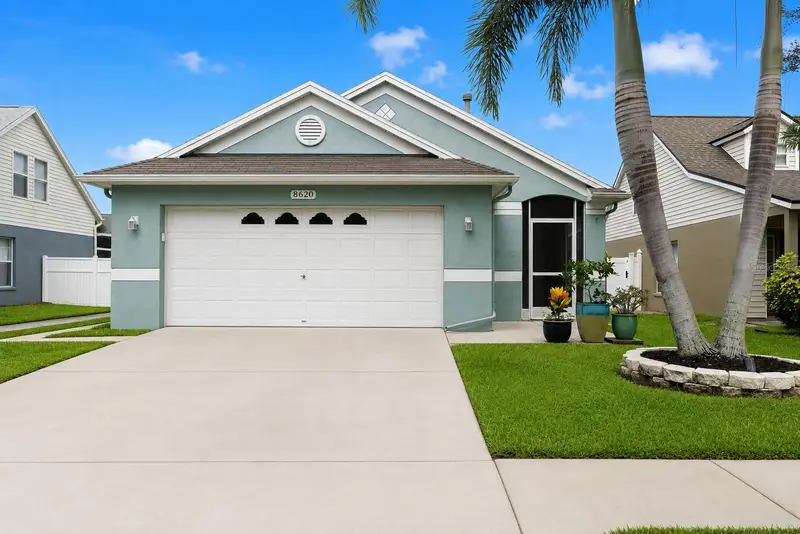 8620 Persea Ct, FL