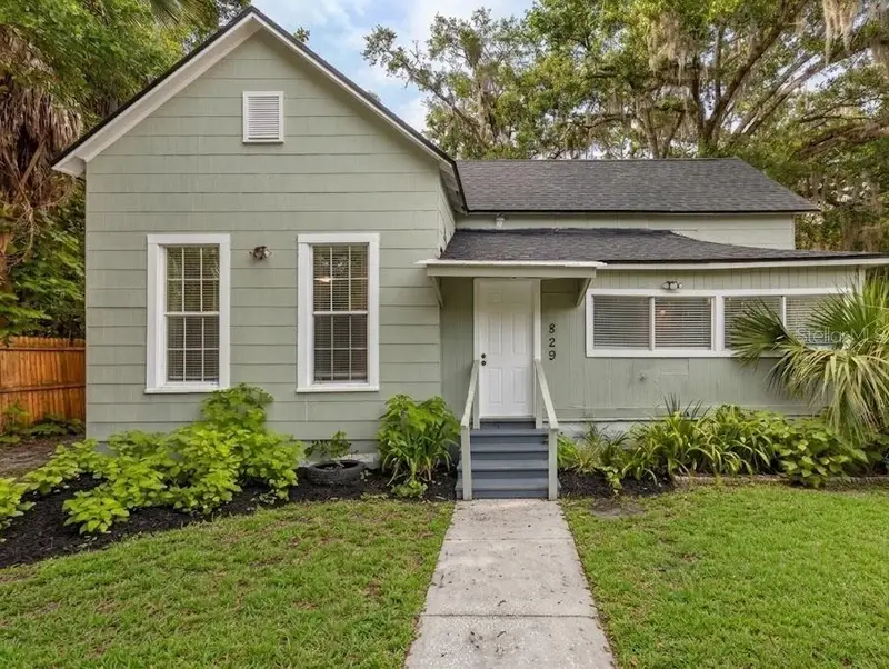 829 Ne 3rd St, FL