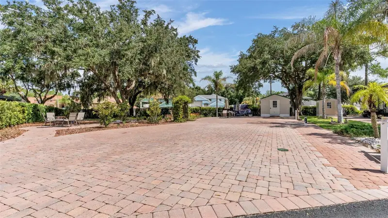 16325 Cherry Tree Ct, FL
