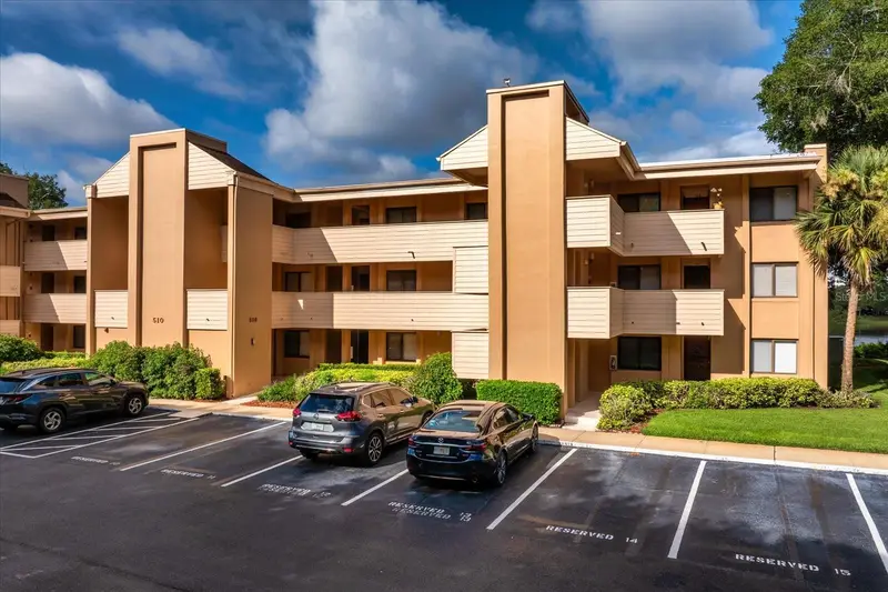 510 Cranes Way #206, FL