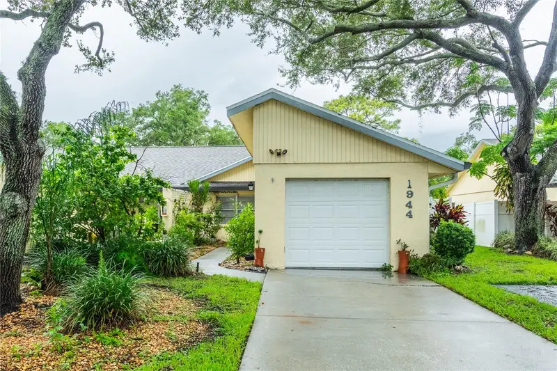 1944 Elaine Dr #1944, FL
