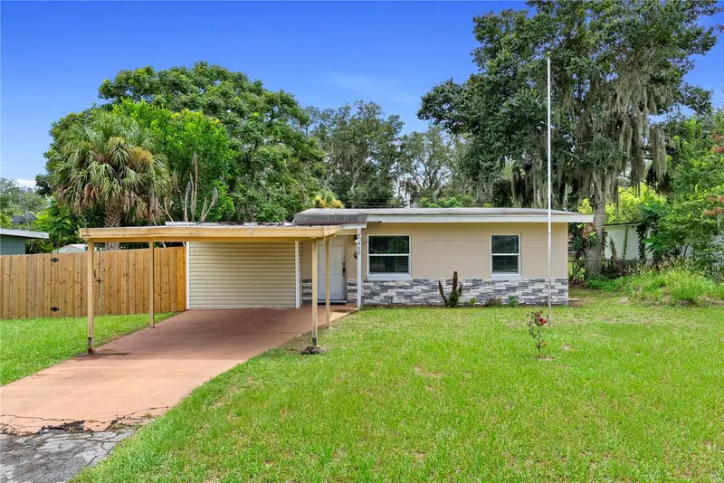 460 E 3rd St, FL