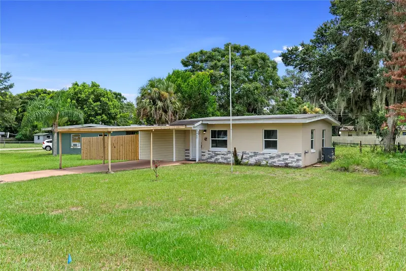 460 E 3rd St, FL