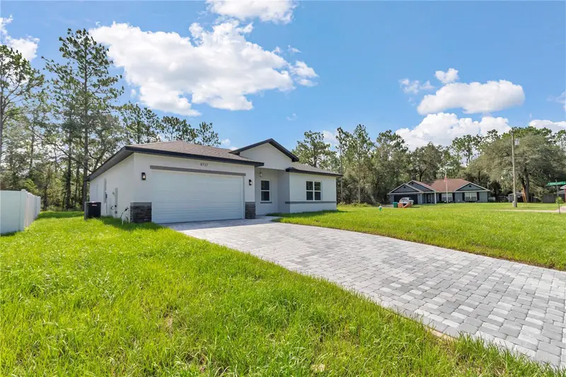 8737 N Raidin Dr, FL