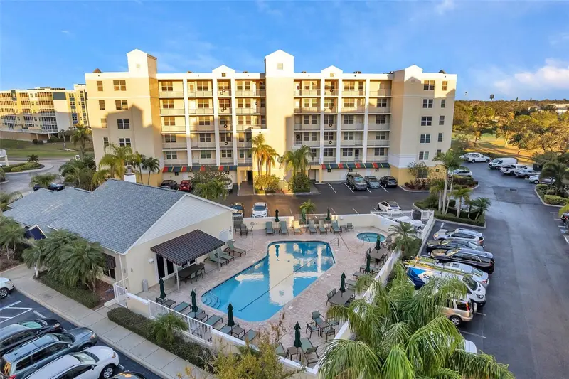 1200 Country Club Dr #3105, FL