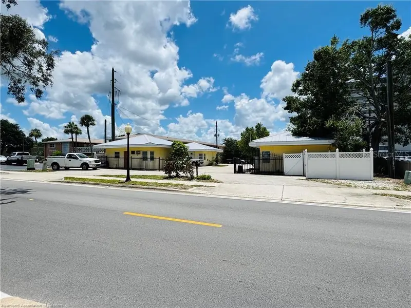 2121 Lakeview Dr, FL