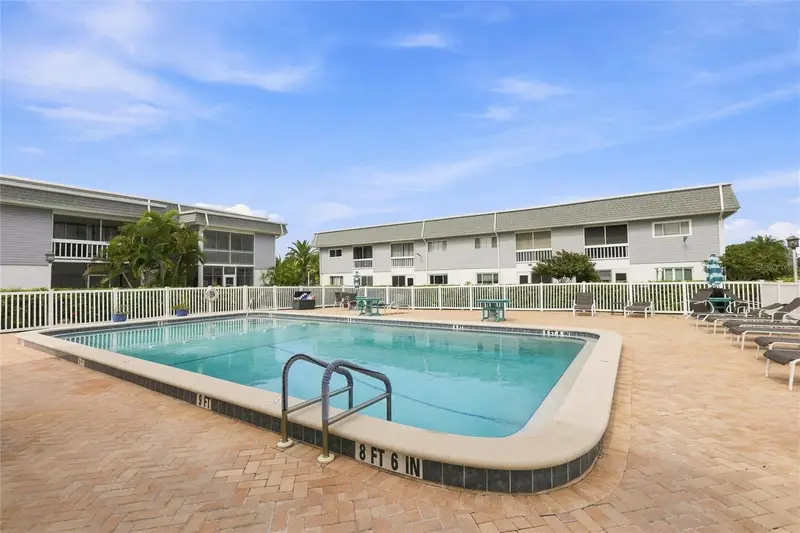 22375 Edgewater Dr #204, FL