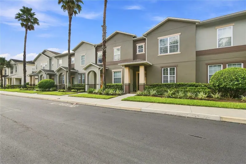 829 Belles Ferry Loop, FL