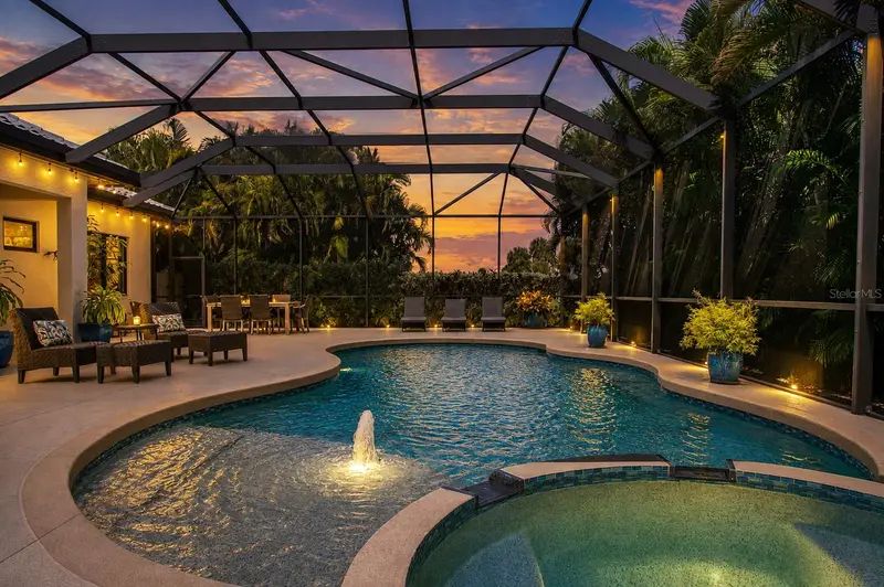 1929 24th Street Cir W, FL