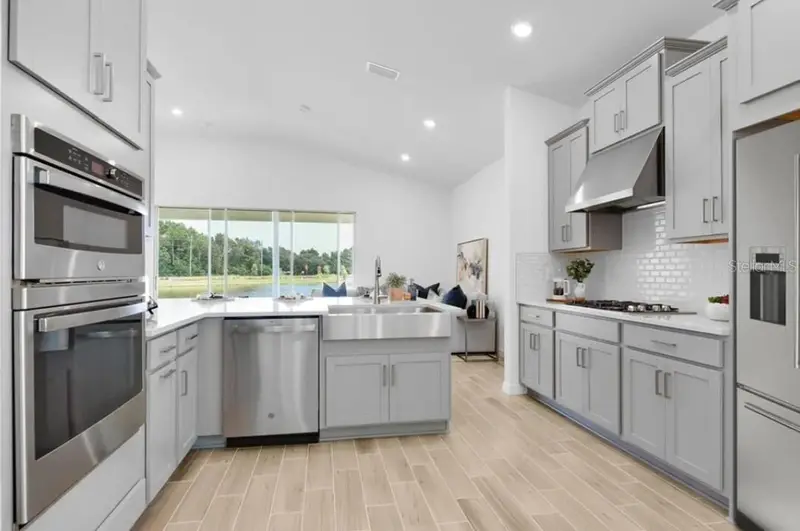 5772 Meads Bay Pond Rd, FL