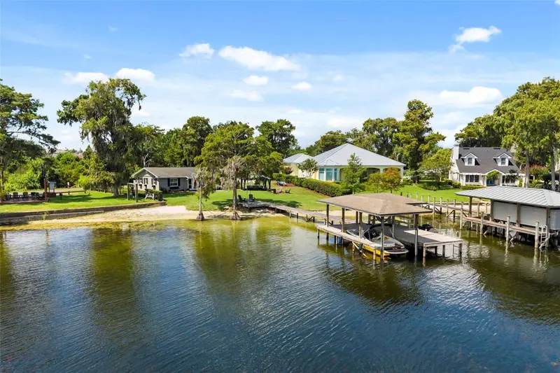 10430 Lake Cottage Ln, FL