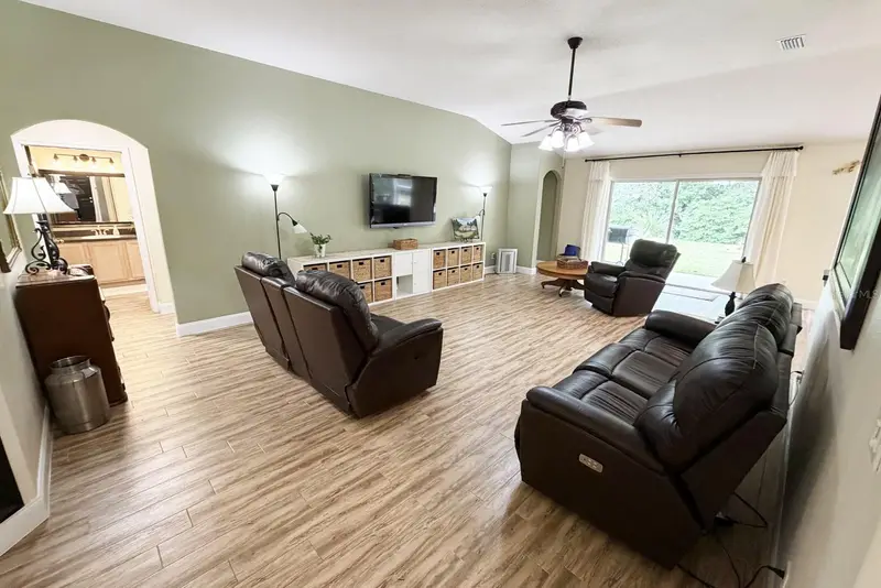 1 Sleeping Beauty Pl, FL