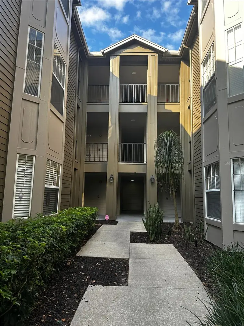 420 Summit Ridge Pl #204, FL