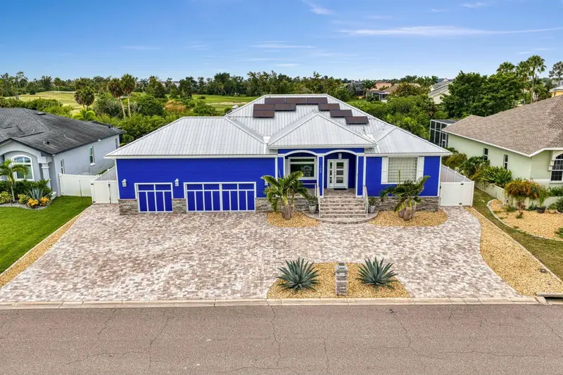704 Eagle Ln, FL