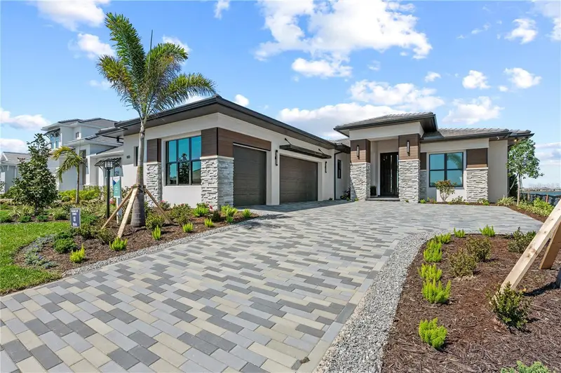 800 Blue Shell Loop, FL