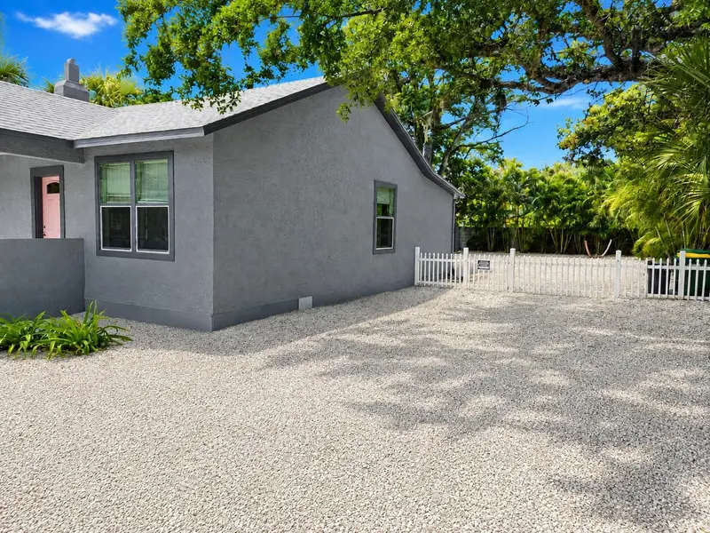 1235 32nd St, FL