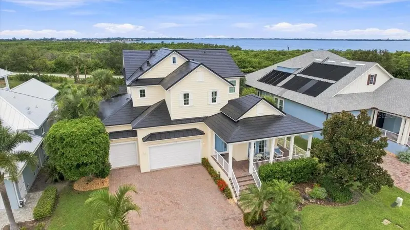 8124 37th Avenue Cir W, FL