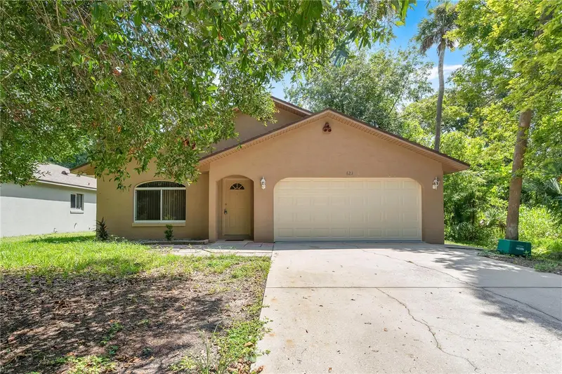 623 Parque Dr, FL