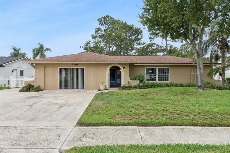 1391 Avalon Blvd, FL