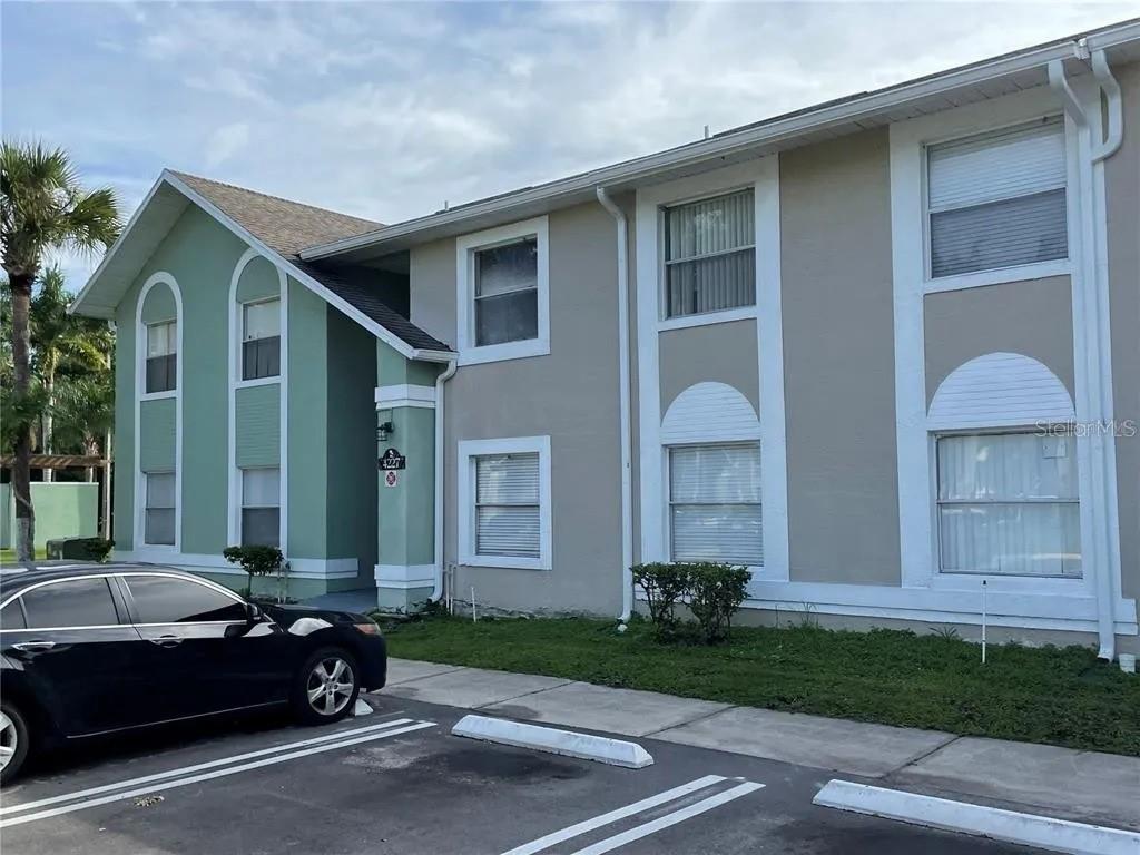 4227 Pershing Pointe Pl #8, FL