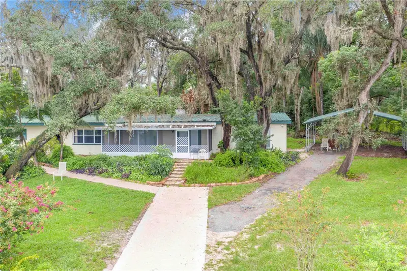 490 Twin Lakes Blvd, FL