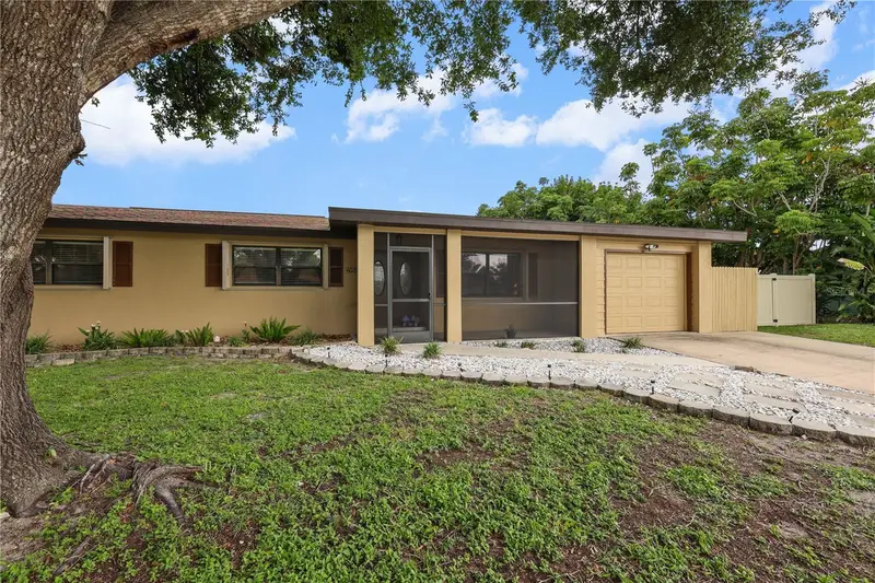 4029 Country Club Blvd, FL