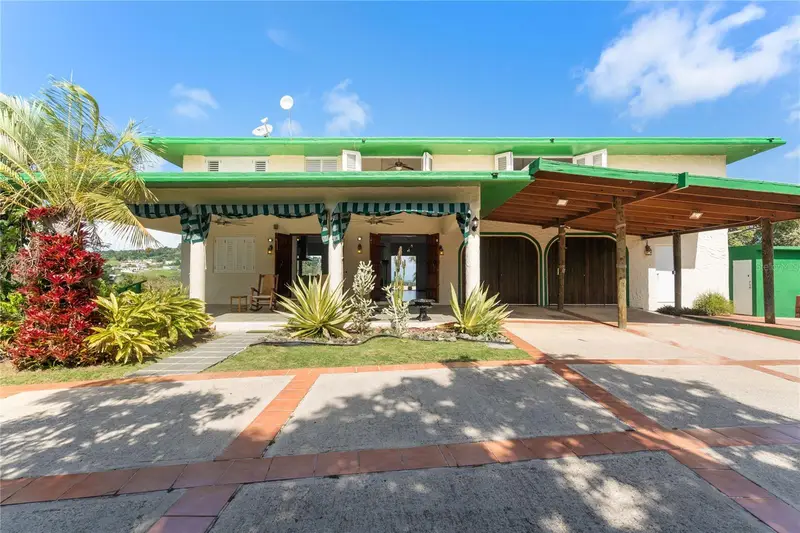 59 Reina Isabel, PR