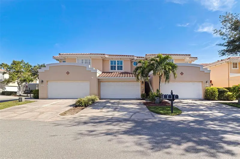 123 Valencia Cir, FL