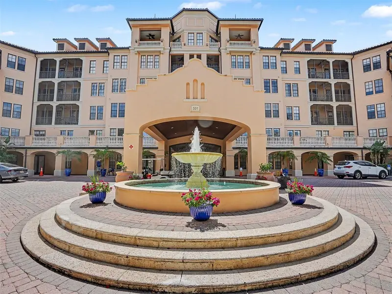 501 Mirasol Cir #313, FL