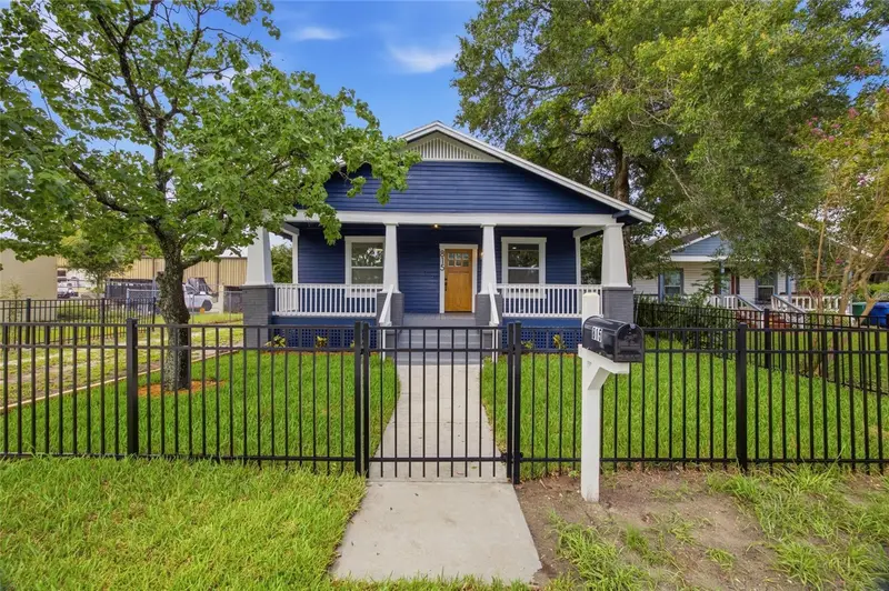 815 E Frierson Ave, FL