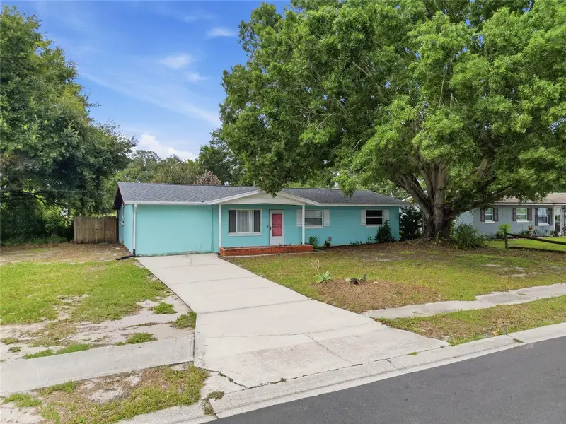 120 E Hoffman St, FL