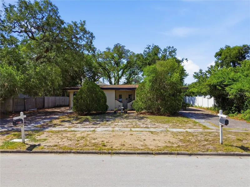 831 Grand Central St, FL