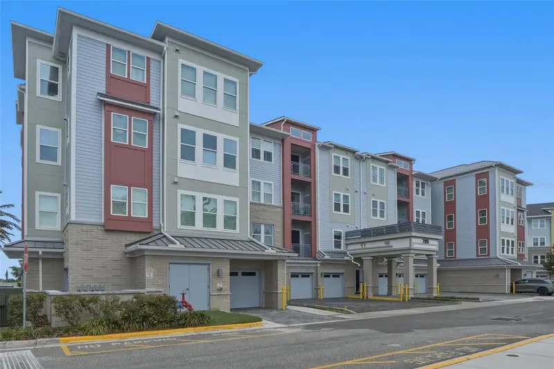 7505 Laureate Blvd #2408, FL