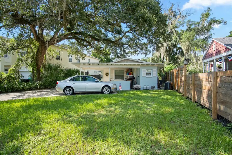212 E Harvard St, FL