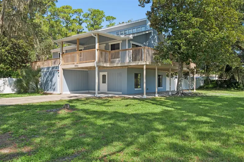5556 S Lancewood Cir, FL