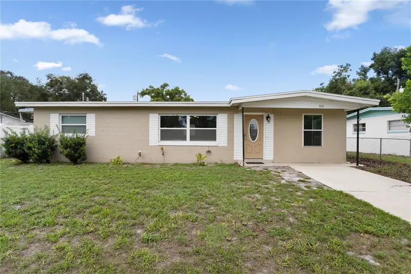 909 Ursula St, FL