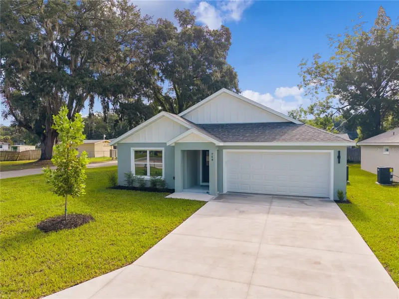768 Powell St, FL