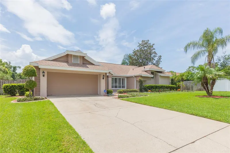 1405 Oxfordshire Ct, FL