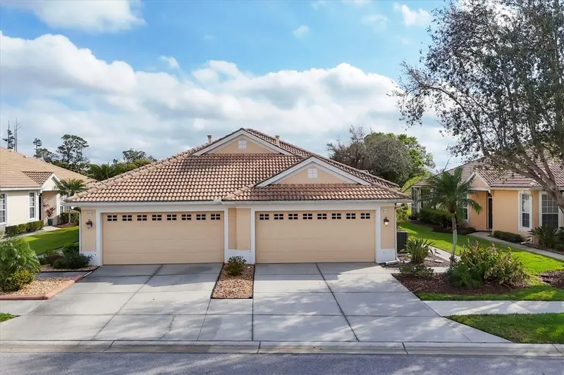 4301 Whispering Oaks Dr, FL