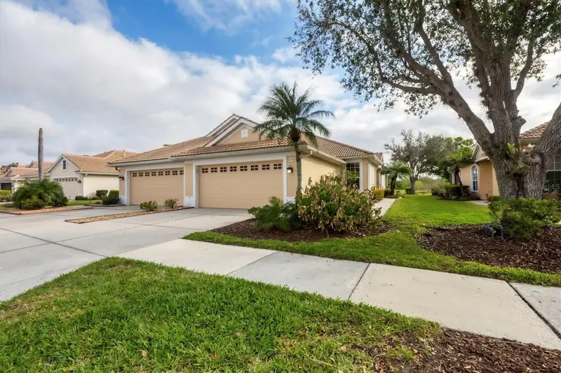 4301 Whispering Oaks Dr, FL