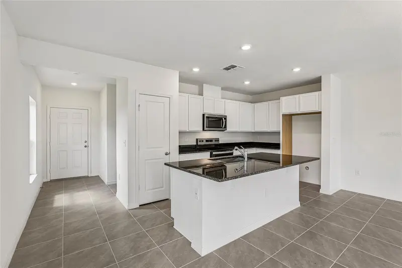 679 Meadows Edge Pl, FL