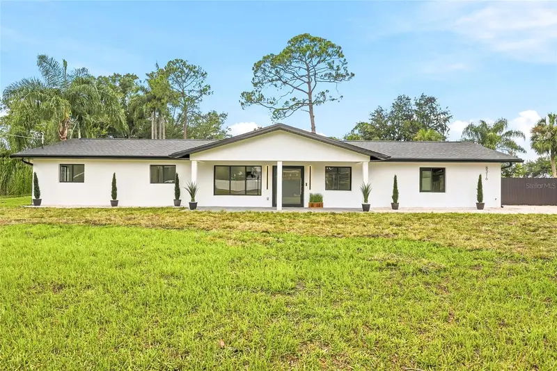 8316 W Forest Cir, FL