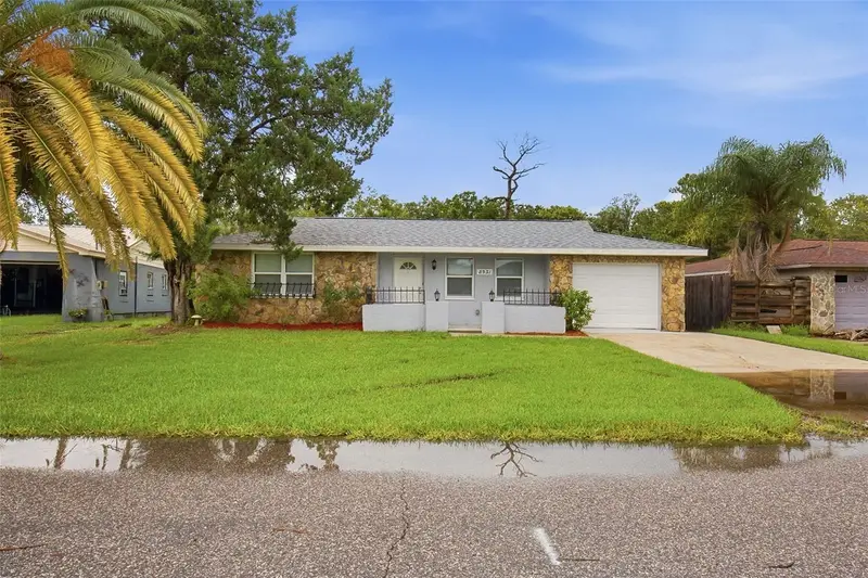 8531 Horizon Ln, FL