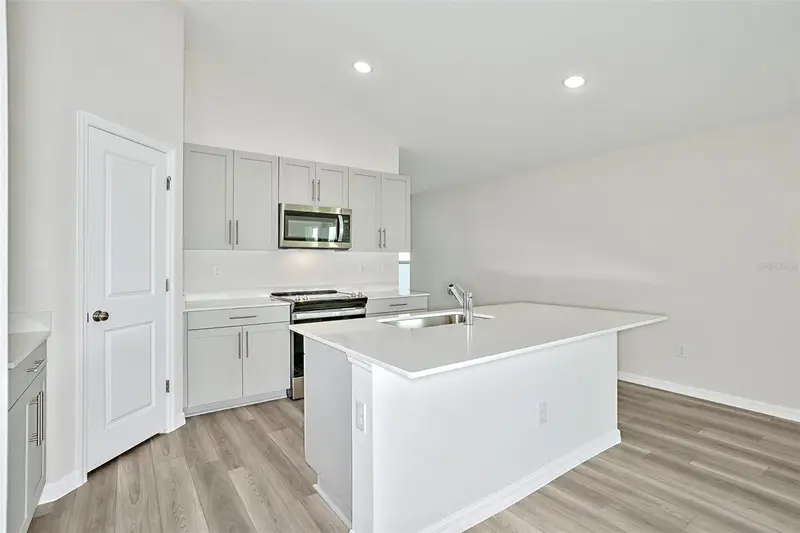 15204 Maude Landing Loop, FL
