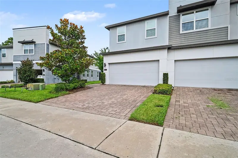 1427 Broad Wing Ln, FL
