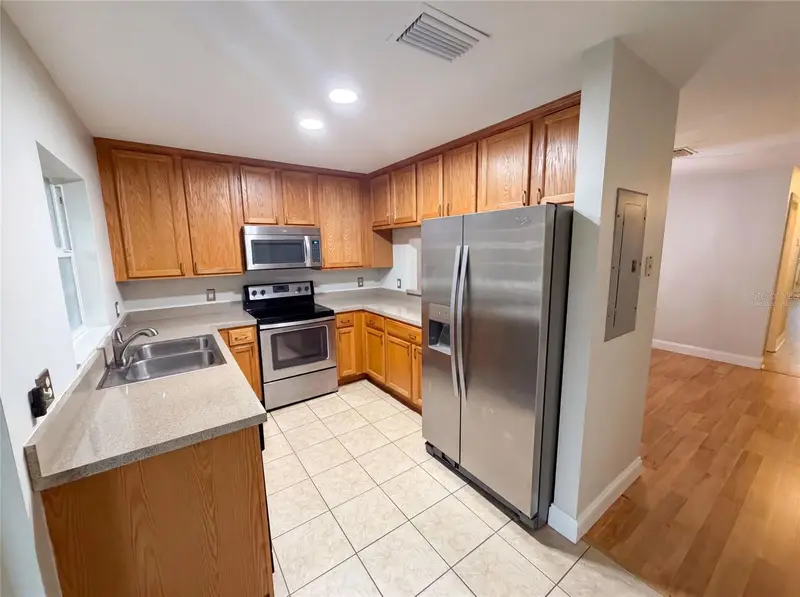 112 Coquina Bay Dr, FL