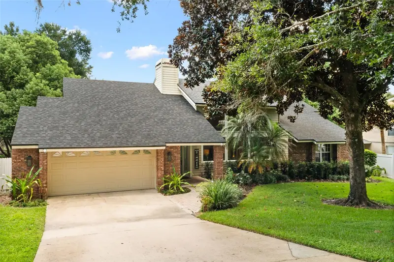 1336 Classic Dr, FL