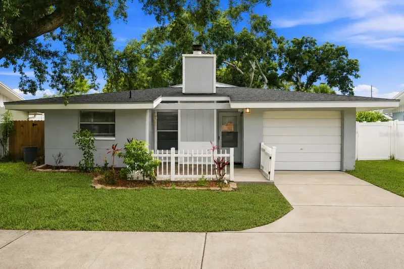 1680 Pinehurst Rd, FL