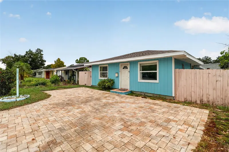 1119 54th Ave N, FL