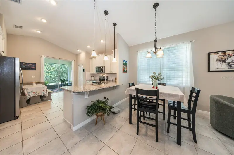 153 Park Place Cir, FL